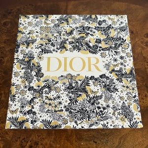 Authentic Dior paper gift box🔥🔥